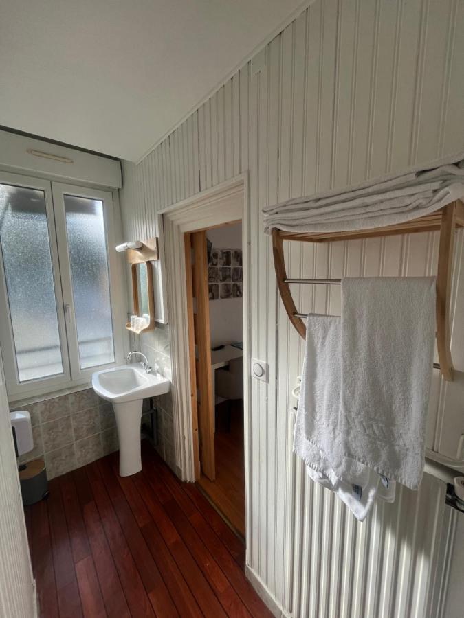 Hotel Le Petit Montmartre Dinard Exterior foto