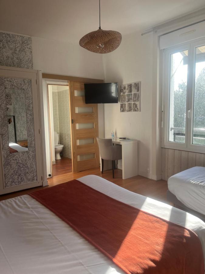 Hotel Le Petit Montmartre Dinard Exterior foto