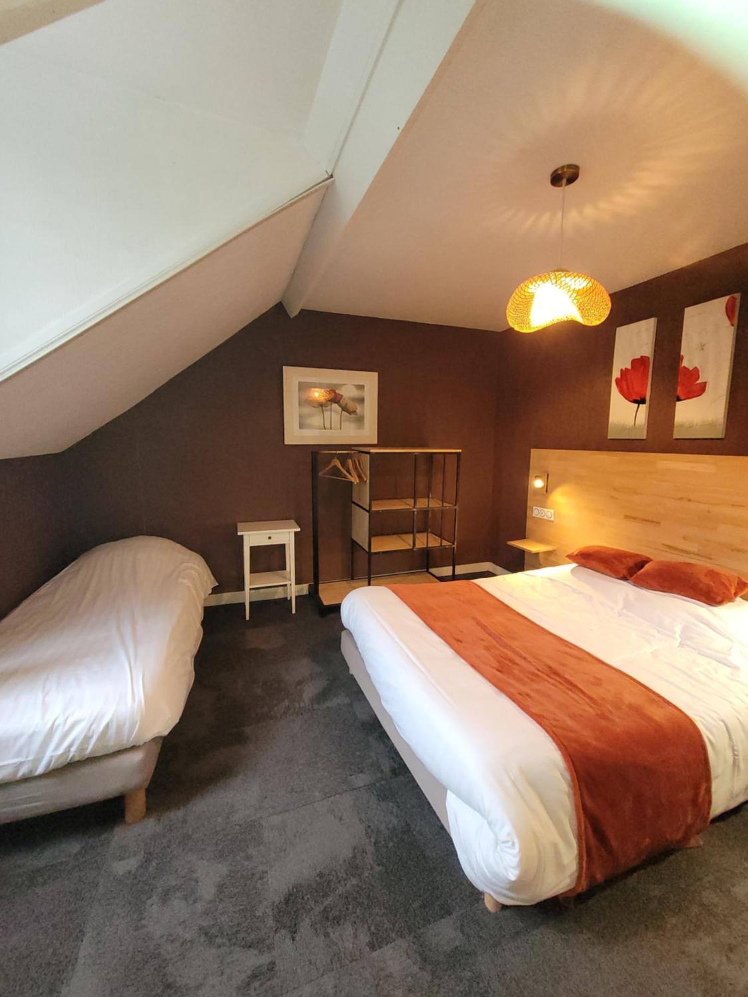 Hotel Le Petit Montmartre Dinard Exterior foto